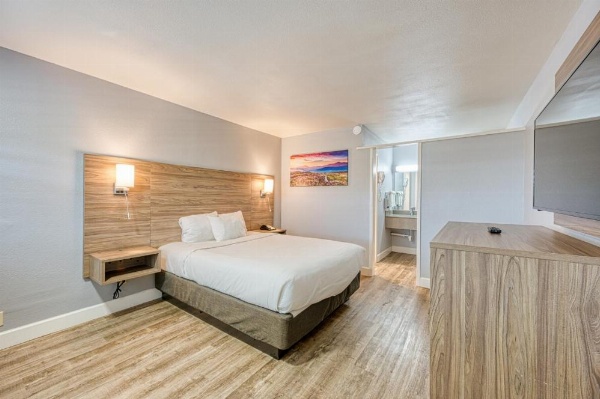 Vagabond Inn San Luis Obispo image 14